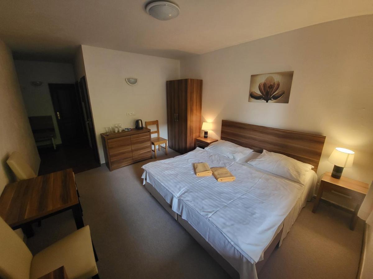 רוז'ומברוק Apartmany Olivia A Olympia Liptov מראה חיצוני תמונה